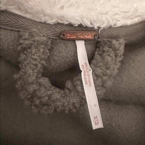 Free People Green Cozy Up Faux Fur Cardi in Crystal Kelp Olive Color Size M - Picture 8 of 10